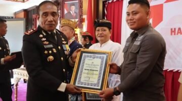 Peringatan HUT Bhayangkara Ke-79 PWI Mura Terima Penghargaan Dari Kapolres