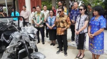 Dukung Produktivitas Petani, Pemkab Mura Serahkan Bantuan Viar
