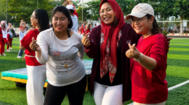 Wakil Ketua I DPRD Kabupaten Murung Raya, Dina Maulidah, S.HI., hadir dalam gelaran Senam Aerobic Zumba Party.